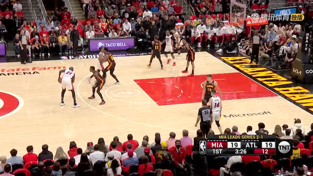 【2022年04月25日 热火vs老鹰集锦】反跑直杀篮下 戴德蒙内线接球顺势抛投打成2+1