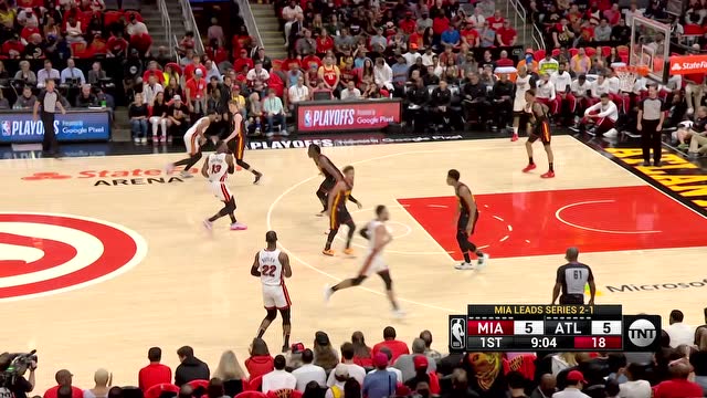 【2022年04月25日 热火vs老鹰集锦】巴特勒冲击禁区偏出 阿德巴约斜刺里杀出双臂补扣