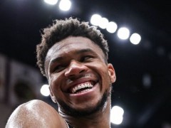 NBA季后赛雄鹿vs公牛全场录像回放集锦(2022年4月28日）