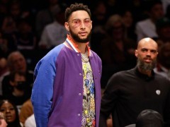 名记：篮网部分球员认为西蒙斯根本没打算复出