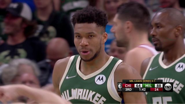 【2022年04月28日 公牛vs雄鹿集锦】根本拦不住 字母哥内线出手打成2+1