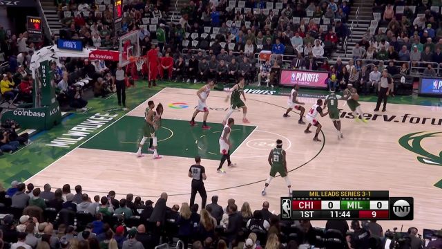 【2022年04月28日 公牛vs雄鹿集锦】火力全开！字母哥开场就贡献惊艳补扣