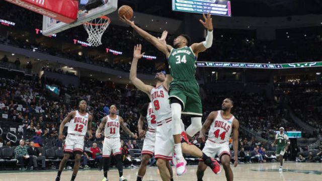 【2022年04月28日 公牛vs雄鹿集锦】公牛100-116雄鹿 字母哥33+9率队强势晋级