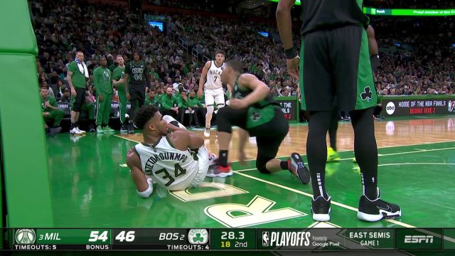 【2022年05月02日】NBA东部半决赛G1：雄鹿vs凯尔特人第2节中文解说回放