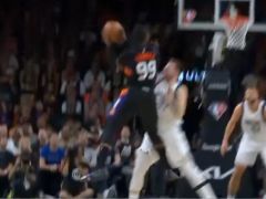 克劳德对东契奇恶意动作 裁判给一级恶意犯规