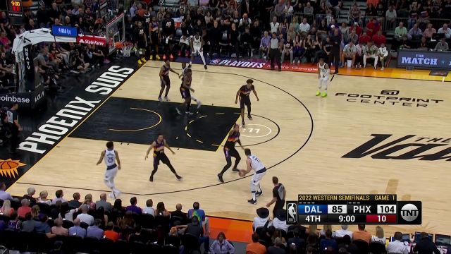 【2022年05月03日 独行侠vs太阳集锦】场下小伙伴一片沸腾 麦基抢断东契奇反击暴扣