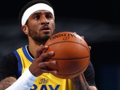 名记：小佩顿除左手骨折外韧带也受到了损伤 预计一个月康复时间