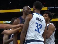 冲突！克里斯比永博被驱逐后险些在更衣室动手 太阳记者：联盟或介入调查