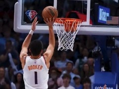 17中6+8记失误！布克低迷一战 此前曾嘲讽东契奇只会假摔