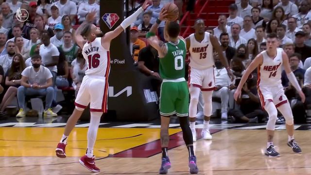 【2022年05月18日 凯尔特人vs热火集锦】从容应对！塔图姆横移跳投三分展现巨星本色