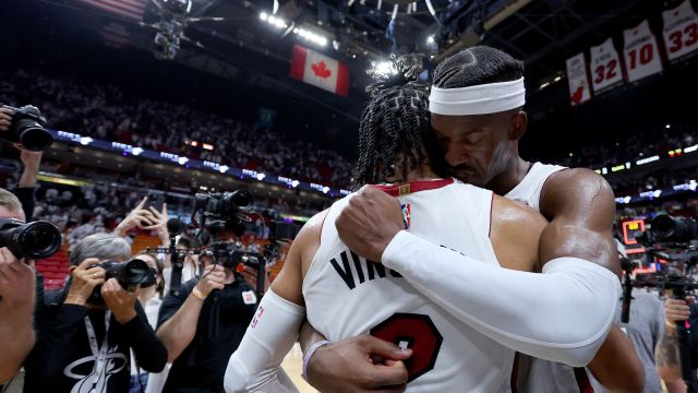 【2022年05月18日 凯尔特人vs热火集锦】凯尔特人107-118热火 巴特勒41分率热火战胜绿军取得东决首胜