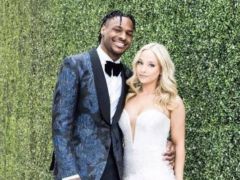 豪车+美女！詹姆斯17岁儿子晒女友：高中学姐金发碧眼