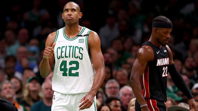 【2022年05月24日 热火vs凯尔特人集锦】东决前4战太无聊！场场分差20开外没悬念，美媒嘲讽：睡着了