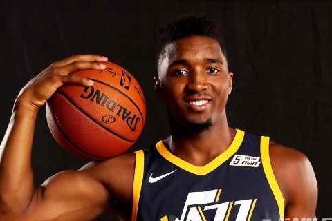 NBA爵士米切尔高清电脑壁纸合集 劲爆扣篮壁纸（B45）