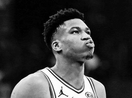 NBA希腊怪兽字母哥高清手机壁纸合集（B51）