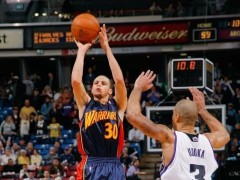 库里大战乌度卡！曾在NBA赛场上做过对手 新秀库里初现峥嵘