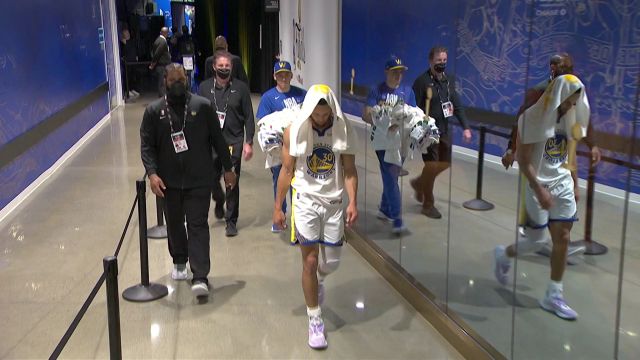 【2022年06月03日 凯尔特人vs勇士集锦】总决赛首战惨遭逆转 库里一脸失落走回更衣室