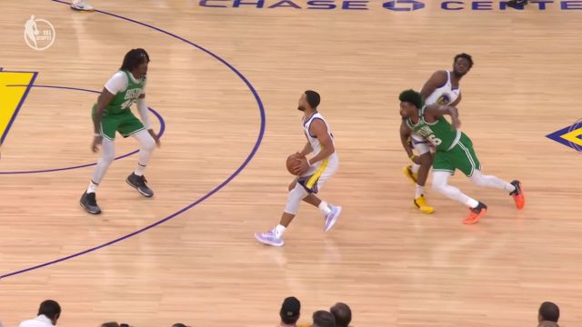 【2022年06月03日 凯尔特人vs勇士集锦】一点点空间就足够！库里借助掩护命中第7个三分