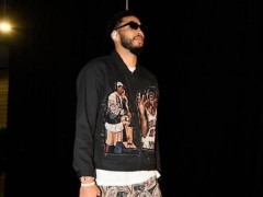 塔图姆身穿乔丹科比印花外套出征总决赛 此前表现不佳后均迎来强势反弹