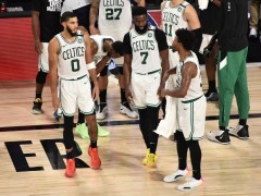 斯玛特评价季后赛最难防守球员：库里 防他需要整支队伍的努力