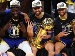 回顾勇士的冠军之路！赛季初梦幻连胜到挣扎不断 最终圆梦总决赛