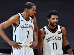 名记：湖人快船尼克斯等球队均对欧文先签后换感兴趣