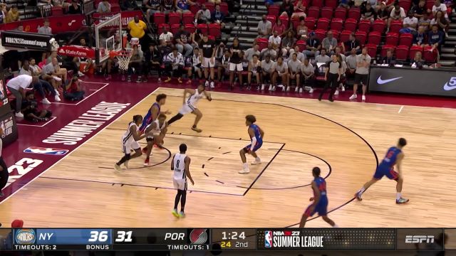 【2022年07月12日 尼克斯vs开拓者集锦】单打游刃有余 沃特福德翻身跳投稳稳命中