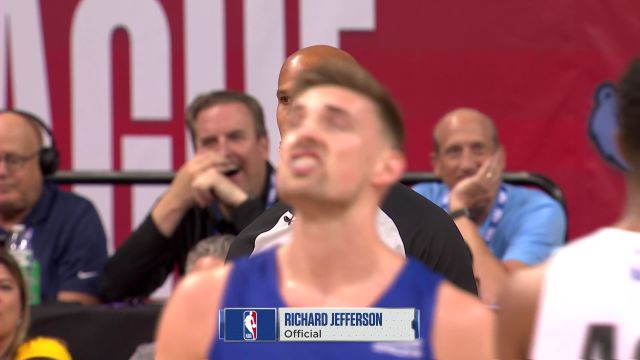 【2022年07月12日 尼克斯vs开拓者集锦】绷不住笑了！杰弗森一脸严肃上场结果吹错遭到球迷起哄