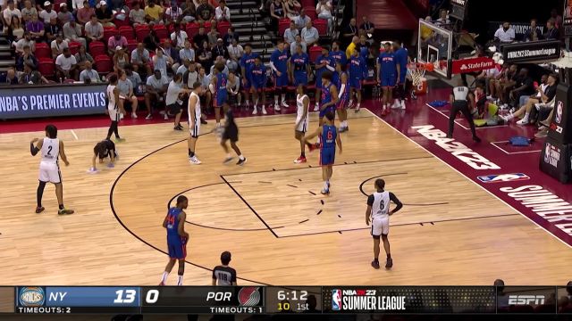 【2022年07月12日 尼克斯vs开拓者集锦】内线如鱼得水 格雷姆斯用手肘开路顶开防守强硬上篮