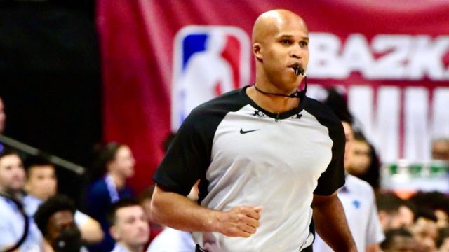 【2022年07月12日 尼克斯vs开拓者集锦】冲上热搜！詹姆斯前队友吹罚夏联引热议！球迷：裁判要暴扣了