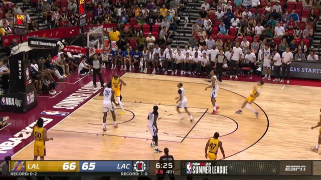 【2022年07月13日 湖人vs快船集锦】找到甜点位 麦考伊右侧45度中投再度连中