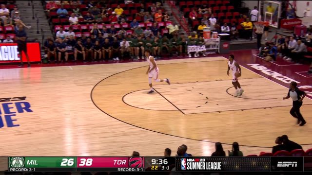 【2022年07月18日 雄鹿vs猛龙集锦】就是这么不讲理！波特篮下顶着防守勾手上篮打进