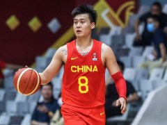 质疑裁判吹罚尺度！赵睿用实力让客场消音 “嘘”手势引热议