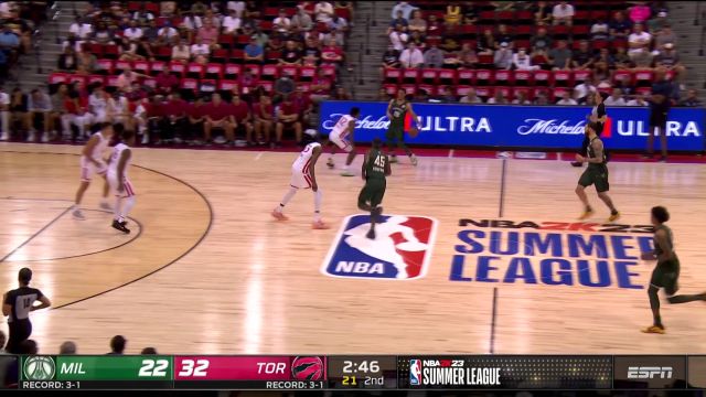 【2022年07月18日 雄鹿vs猛龙集锦】我命由我不由天！科洛科身陷包围强起补扣势大力沉