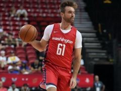 名记Smith：勇士与后卫帕特-斯宾塞签下Exhibit 10合同