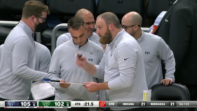 【2022年10月02日】灰熊vs雄鹿第4节英文原声回放