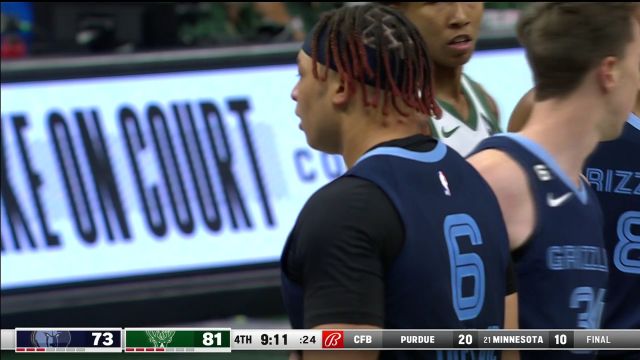 【2022年10月02日 灰熊vs雄鹿集锦】小兰多夫再次展现篮下技巧 洛夫顿1v2强攻打成2+1