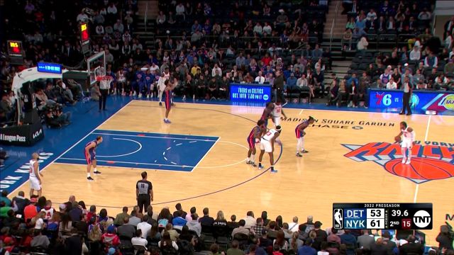 【2022年10月05日 活塞vs尼克斯集锦】难度指数直线上升！布伦森脚踩油门杀入篮下背身抛投命中