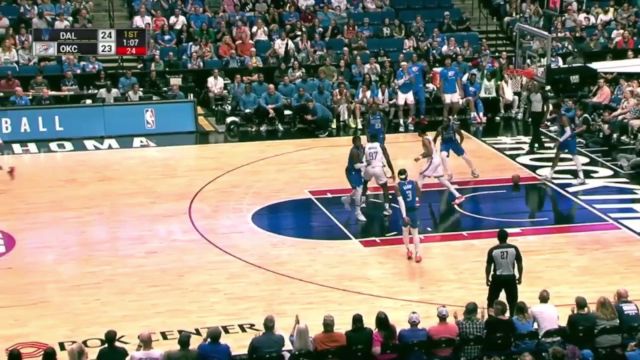 【2022年10月06日 独行侠vs雷霆集锦】同叫威廉姆斯的默契！威廉姆斯不看人妙传好兄弟轻松暴扣