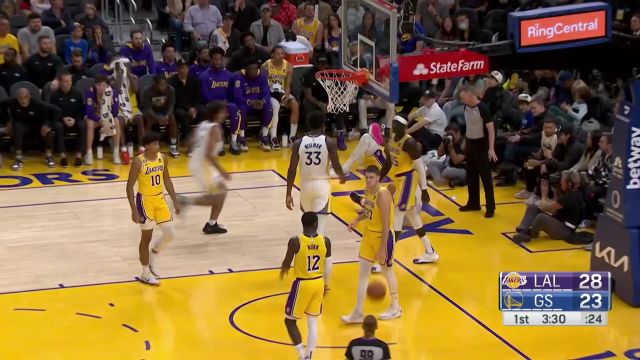 【2022年10月10日 湖人vs勇士集锦】单枪匹马洞穿防线 库里无视四人防守突破挑篮