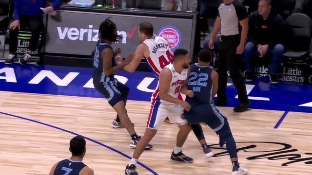 【2022年10月14日 灰熊vs活塞集锦】球队的领袖就应该以身作则 莫兰特三分+抢断反击一条龙折叠暴扣连下5分