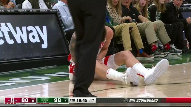 【2022年10月23日】NBA常规赛：火箭vs雄鹿第4节英文原声回放