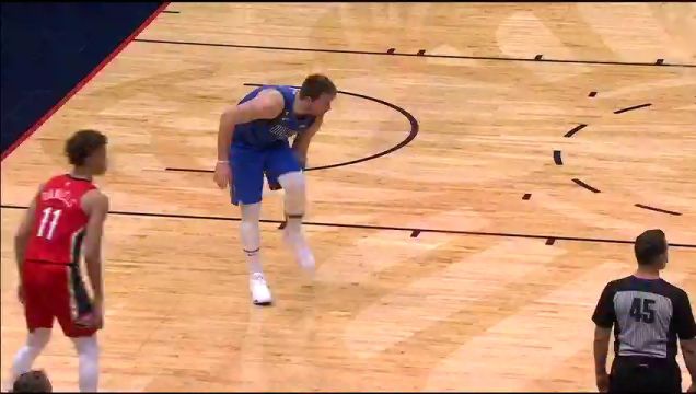 【2022年10月26日 独行侠vs鹈鹕集锦】东契奇连续摔倒跟腱不适 好在问题不大依旧可以上场