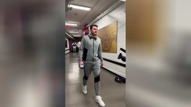 【2022年10月26日 独行侠vs鹈鹕集锦】走路带风说的就是这吧 东契奇丁威迪CJ相继到达球馆