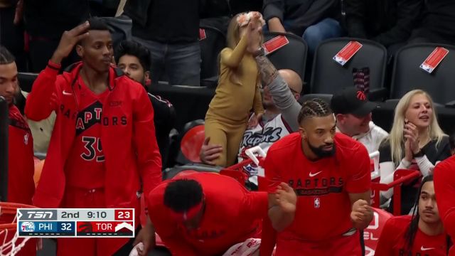 【2022年10月27日 76人vs猛龙集锦】范弗利特假突真传 阿奴诺比底角三分洞穿球网