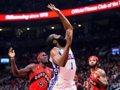 76人三剑客空砍80分！76人客场不敌猛龙