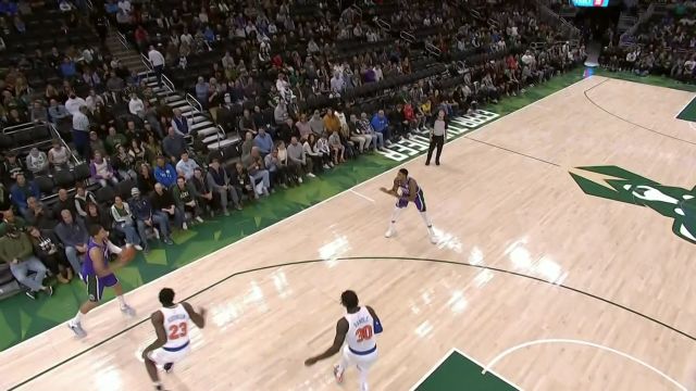 【2022年10月29日 尼克斯vs雄鹿集锦】开场进攻气势如虹 字母哥转身甩开兰德尔突破攻筐