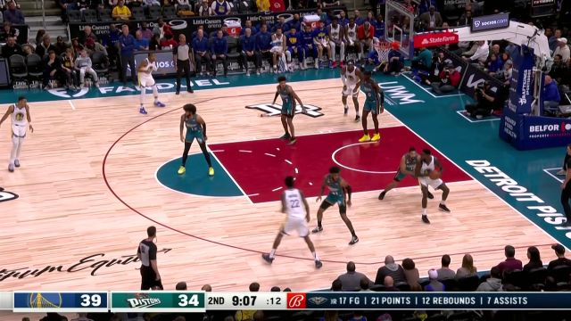 【2022年10月31日 勇士vs活塞集锦】如入无人之境 格林突破过人挂筐暴扣