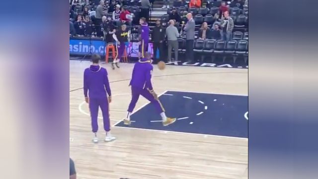 【2022年10月31日 掘金vs湖人集锦】感觉到一丝不对劲 威少赛前扣篮扣飞+罚篮三不沾