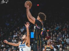 2日红榜NBA球星：库里第10次三双 约翰逊超越前任